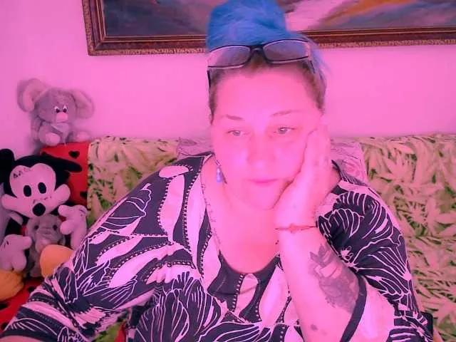 Marryaxx from BongaCams