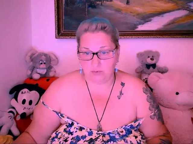 Marryaxx from BongaCams