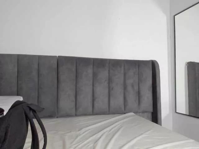 Explore our live girls sluts from our Custom and Multi clubs and checkout exclusive access to highly interactive content, such as shape, hair, titties, pussy type and many more.