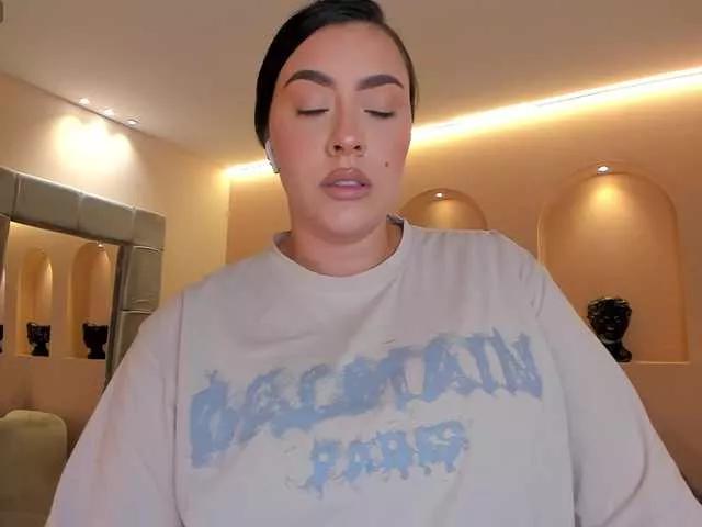 Explore our live girls sluts from our Custom and Multi clubs and checkout exclusive access to highly interactive content, such as shape, hair, titties, pussy type and many more.