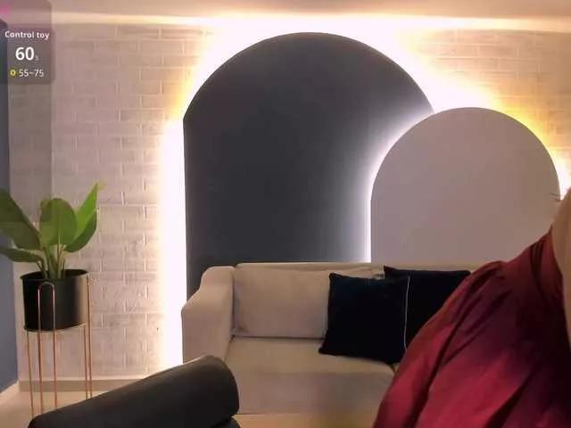 Explore our live girls sluts from our Custom and Multi clubs and checkout exclusive access to highly interactive content, such as shape, hair, titties, pussy type and many more.
