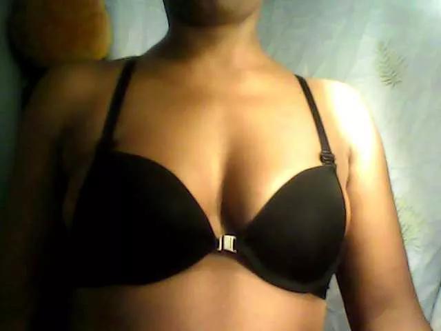 MayaQueen from BongaCams