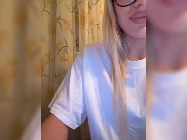 Explore our live girls sluts from our Custom and Multi clubs and checkout exclusive access to highly interactive content, such as shape, hair, titties, pussy type and many more.