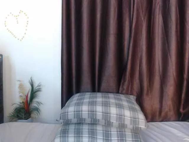 Explore our live girls sluts from our Custom and Multi clubs and checkout exclusive access to highly interactive content, such as shape, hair, titties, pussy type and many more.