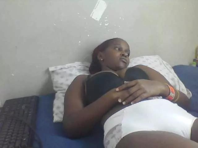 Mellaniee from BongaCams