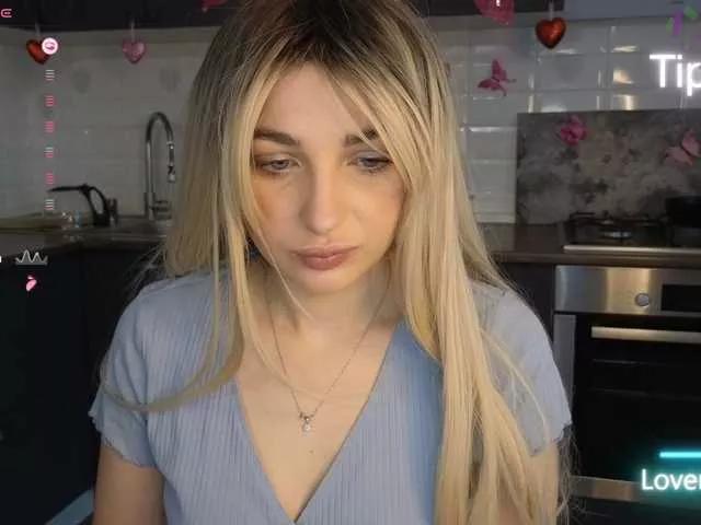 MellicaX from BongaCams