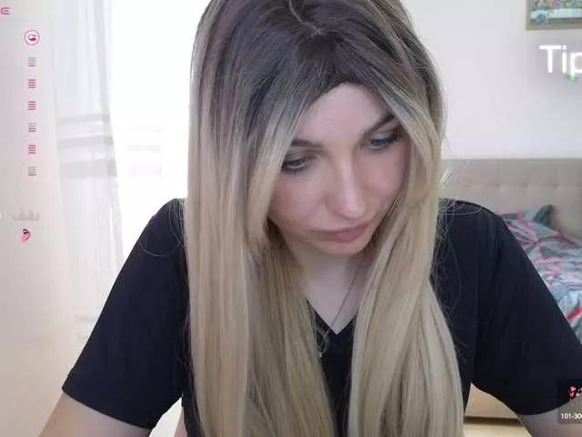 MellicaX from BongaCams