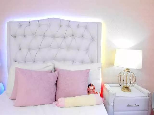 MiaLewis from BongaCams is Freechat