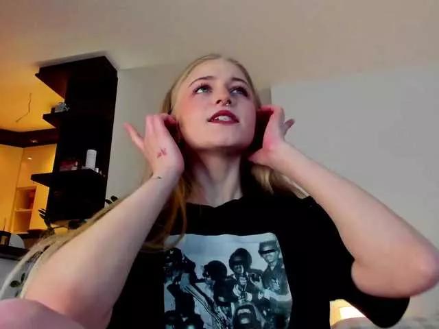 MiaMeowa from BongaCams