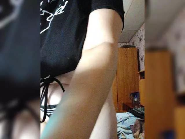 Mimimi18 from BongaCams