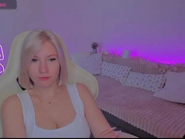 Explore our live girls sluts from our Custom and Multi clubs and checkout exclusive access to highly interactive content, such as shape, hair, titties, pussy type and many more.