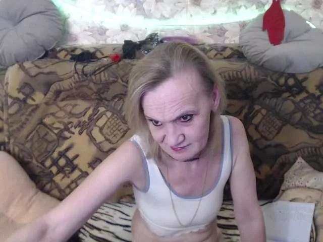 Explore our live girls sluts from our Custom and Multi clubs and checkout exclusive access to highly interactive content, such as shape, hair, titties, pussy type and many more.