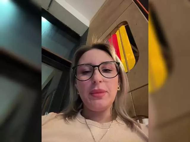 Explore our live girls sluts from our Custom and Multi clubs and checkout exclusive access to highly interactive content, such as shape, hair, titties, pussy type and many more.