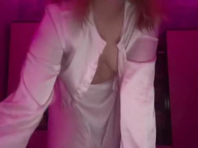Explore our live girls sluts from our Custom and Multi clubs and checkout exclusive access to highly interactive content, such as shape, hair, titties, pussy type and many more.