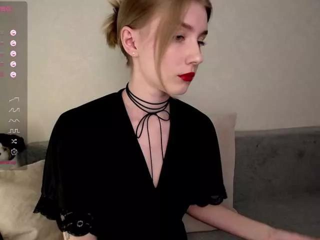 Miss-Lolli from BongaCams