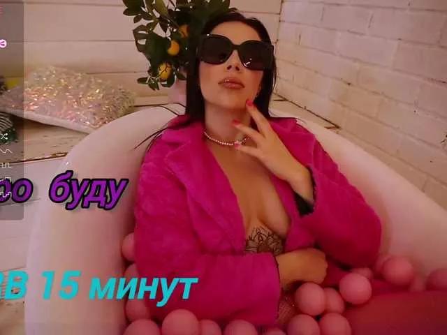 Miss-Mikki from BongaCams