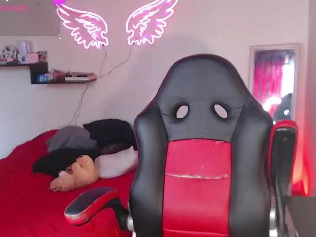 Explore our live girls sluts from our Custom and Multi clubs and checkout exclusive access to highly interactive content, such as shape, hair, titties, pussy type and many more.