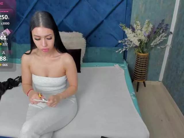 Explore our live girls sluts from our Custom and Multi clubs and checkout exclusive access to highly interactive content, such as shape, hair, titties, pussy type and many more.