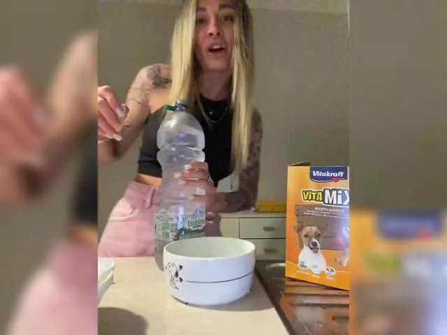 MissKarolin from BongaCams