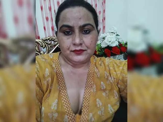 Misskissing from BongaCams is Freechat