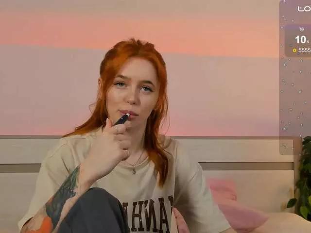 MissRedFox from BongaCams