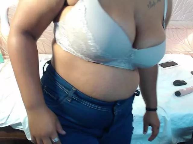 mommy-loves-cock from BongaCams