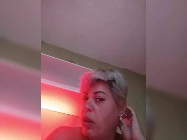 Explore our live girls sluts from our Custom and Multi clubs and checkout exclusive access to highly interactive content, such as shape, hair, titties, pussy type and many more.