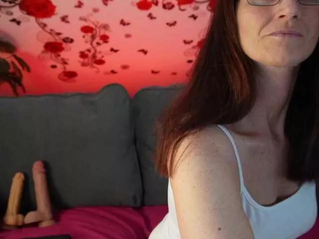 Explore our live girls sluts from our Custom and Multi clubs and checkout exclusive access to highly interactive content, such as shape, hair, titties, pussy type and many more.