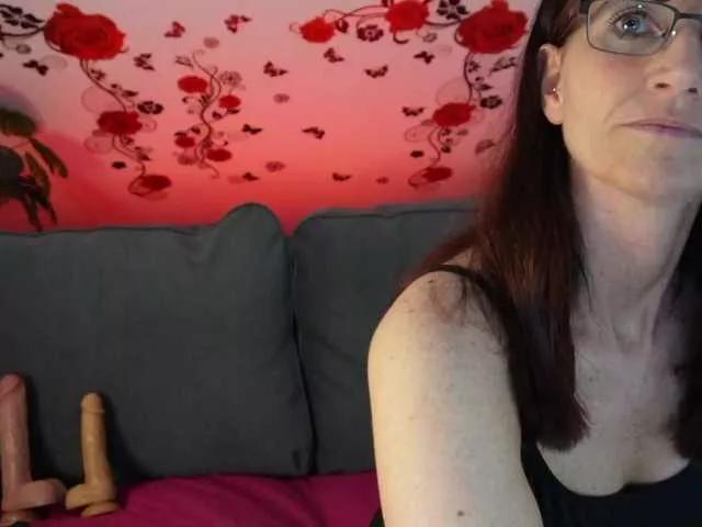 Explore our live girls sluts from our Custom and Multi clubs and checkout exclusive access to highly interactive content, such as shape, hair, titties, pussy type and many more.