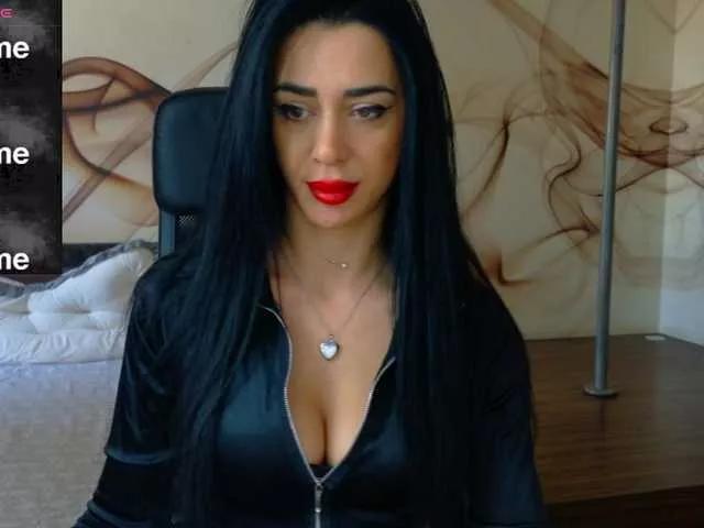 Explore our live girls sluts from our Custom and Multi clubs and checkout exclusive access to highly interactive content, such as shape, hair, titties, pussy type and many more.