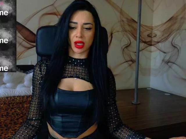 Explore our live girls sluts from our Custom and Multi clubs and checkout exclusive access to highly interactive content, such as shape, hair, titties, pussy type and many more.
