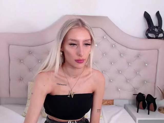 Explore our live girls sluts from our Custom and Multi clubs and checkout exclusive access to highly interactive content, such as shape, hair, titties, pussy type and many more.