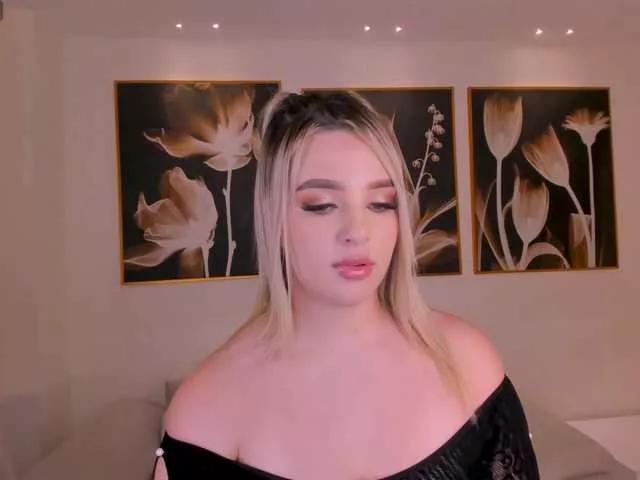 Explore our live girls sluts from our Custom and Multi clubs and checkout exclusive access to highly interactive content, such as shape, hair, titties, pussy type and many more.