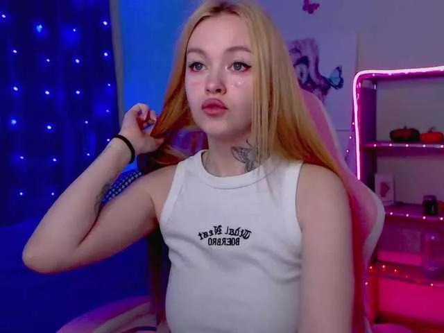 Explore our live girls sluts from our Custom and Multi clubs and checkout exclusive access to highly interactive content, such as shape, hair, titties, pussy type and many more.