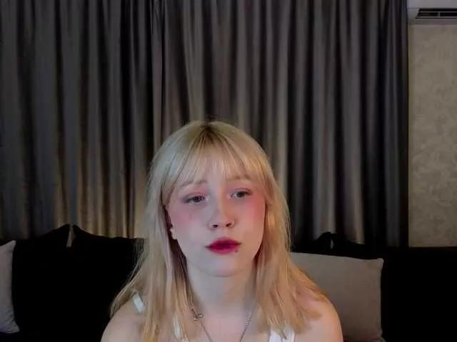 NecraBloom from BongaCams is Freechat