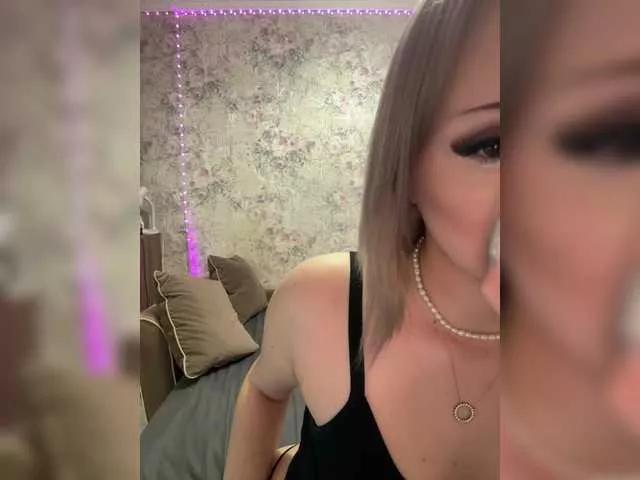 Explore our live girls sluts from our Custom and Multi clubs and checkout exclusive access to highly interactive content, such as shape, hair, titties, pussy type and many more.