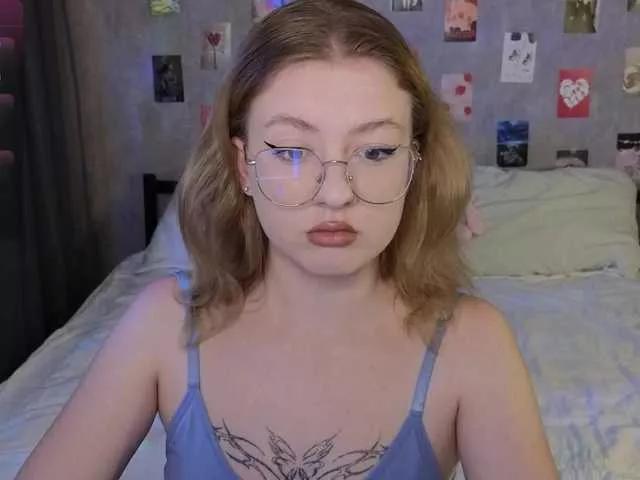 Explore our live girls sluts from our Custom and Multi clubs and checkout exclusive access to highly interactive content, such as shape, hair, titties, pussy type and many more.