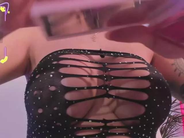 Explore our live girls sluts from our Custom and Multi clubs and checkout exclusive access to highly interactive content, such as shape, hair, titties, pussy type and many more.