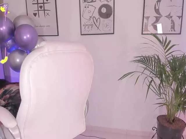 NiiaEvans from BongaCams