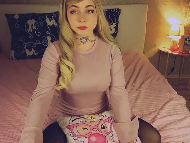 Explore our live girls sluts from our Custom and Multi clubs and checkout exclusive access to highly interactive content, such as shape, hair, titties, pussy type and many more.