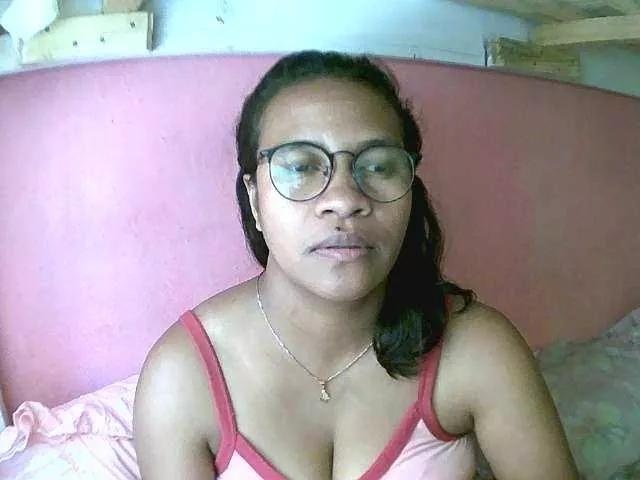 NikiXXScotty from BongaCams