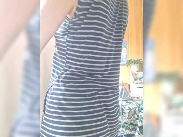 NinonDePeace from BongaCams