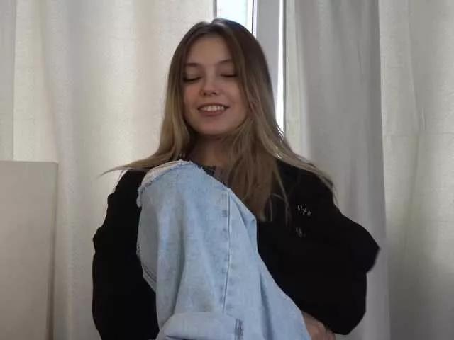 Explore our live girls sluts from our Custom and Multi clubs and checkout exclusive access to highly interactive content, such as shape, hair, titties, pussy type and many more.