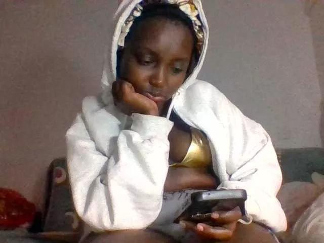 Nyomi224 webcams show profile image 