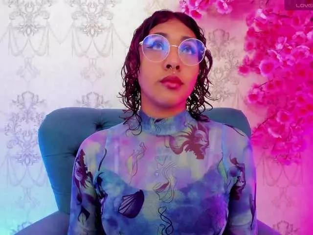 Explore our live girls sluts from our Custom and Multi clubs and checkout exclusive access to highly interactive content, such as shape, hair, titties, pussy type and many more.