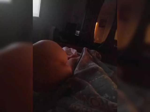 P-a-n-t-h-e-r from BongaCams