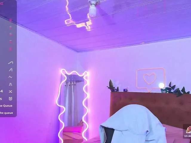 Explore our live girls sluts from our Custom and Multi clubs and checkout exclusive access to highly interactive content, such as shape, hair, titties, pussy type and many more.