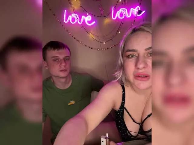 ParaLoveLove from BongaCams
