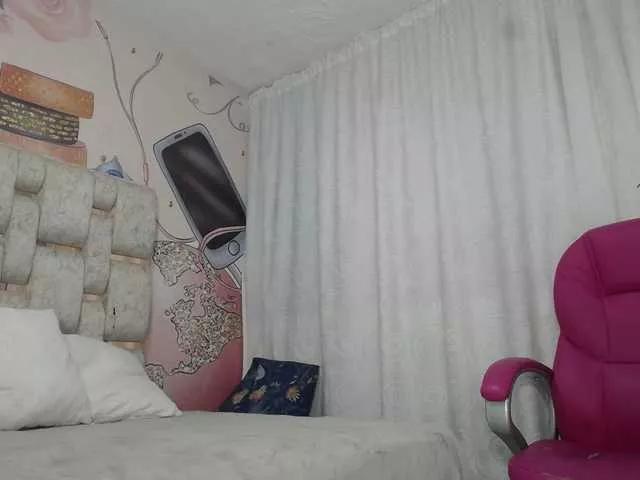 Explore our live girls sluts from our Custom and Multi clubs and checkout exclusive access to highly interactive content, such as shape, hair, titties, pussy type and many more.