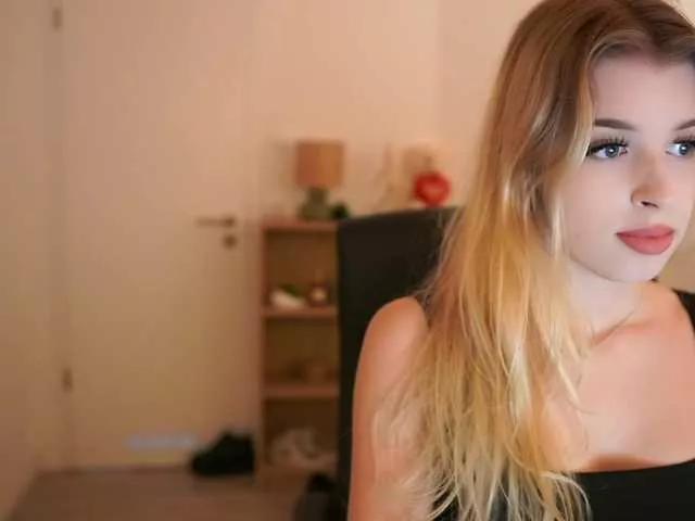 Explore our live girls sluts from our Custom and Multi clubs and checkout exclusive access to highly interactive content, such as shape, hair, titties, pussy type and many more.